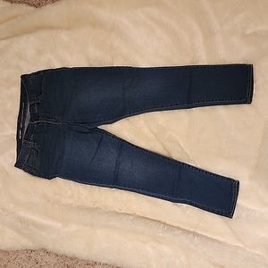 Medium wash skinny jeans